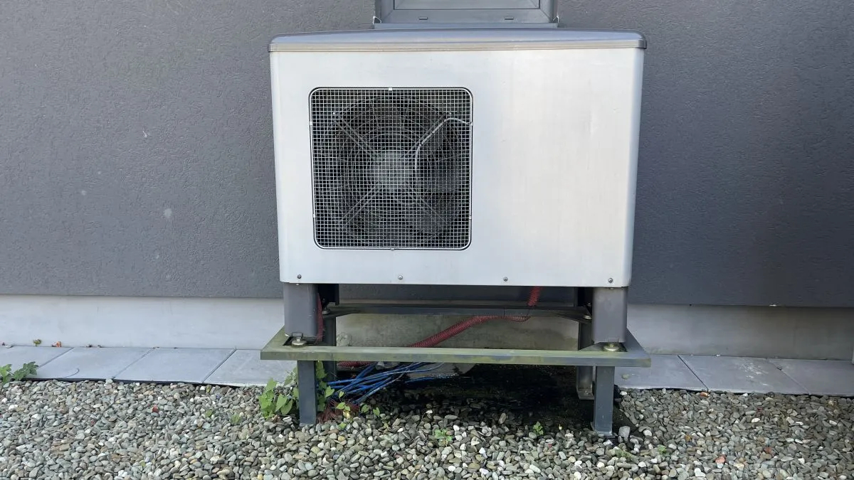 Heat pump unit outdoors