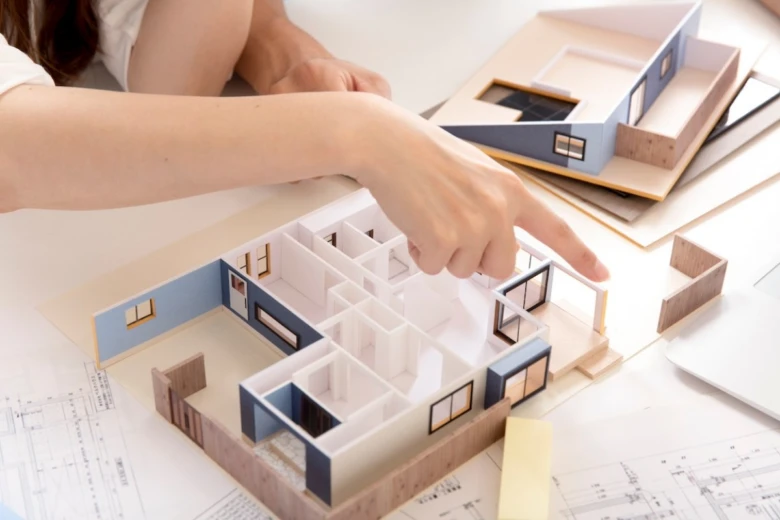 Architektura modelu interiéru s plánem využití prostoru.