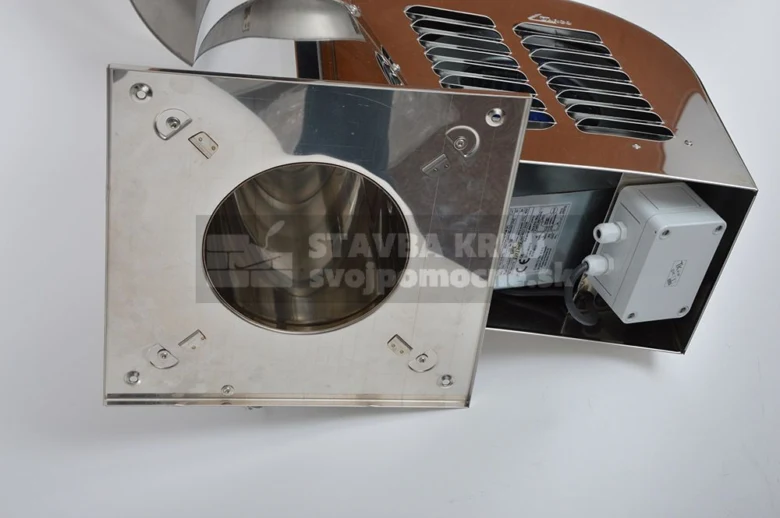 Nerezový komínový ventilátor s odšroubovaným krytem