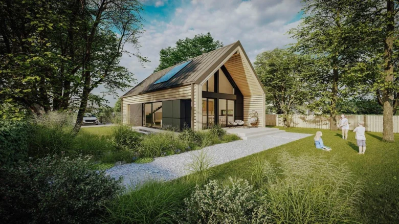 Moderní prefabrikovaný dřevěný dům v zeleném zahradním prostředí s rodinou.
