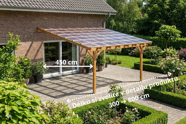 Dřevěná pergola s solárními panely na zahradním terasu u domu.